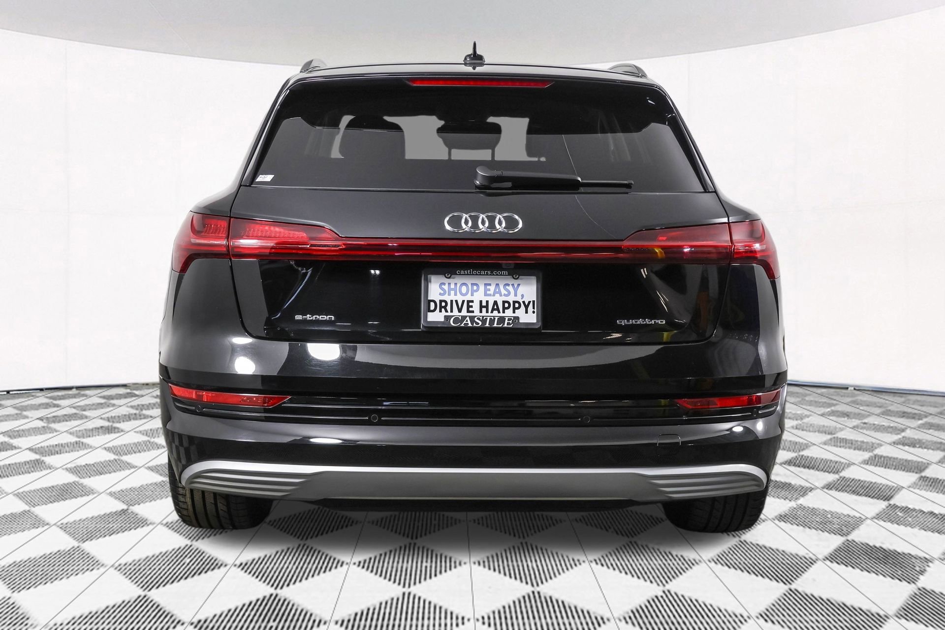 Used 2023 Audi e-tron Premium image 16