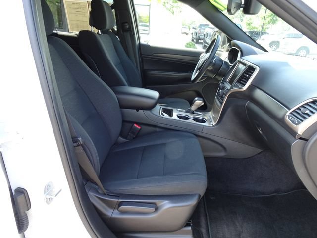 Used 2017 Jeep Grand Cherokee Laredo w/ Quick Order Package 23E AWD/4WD image 16