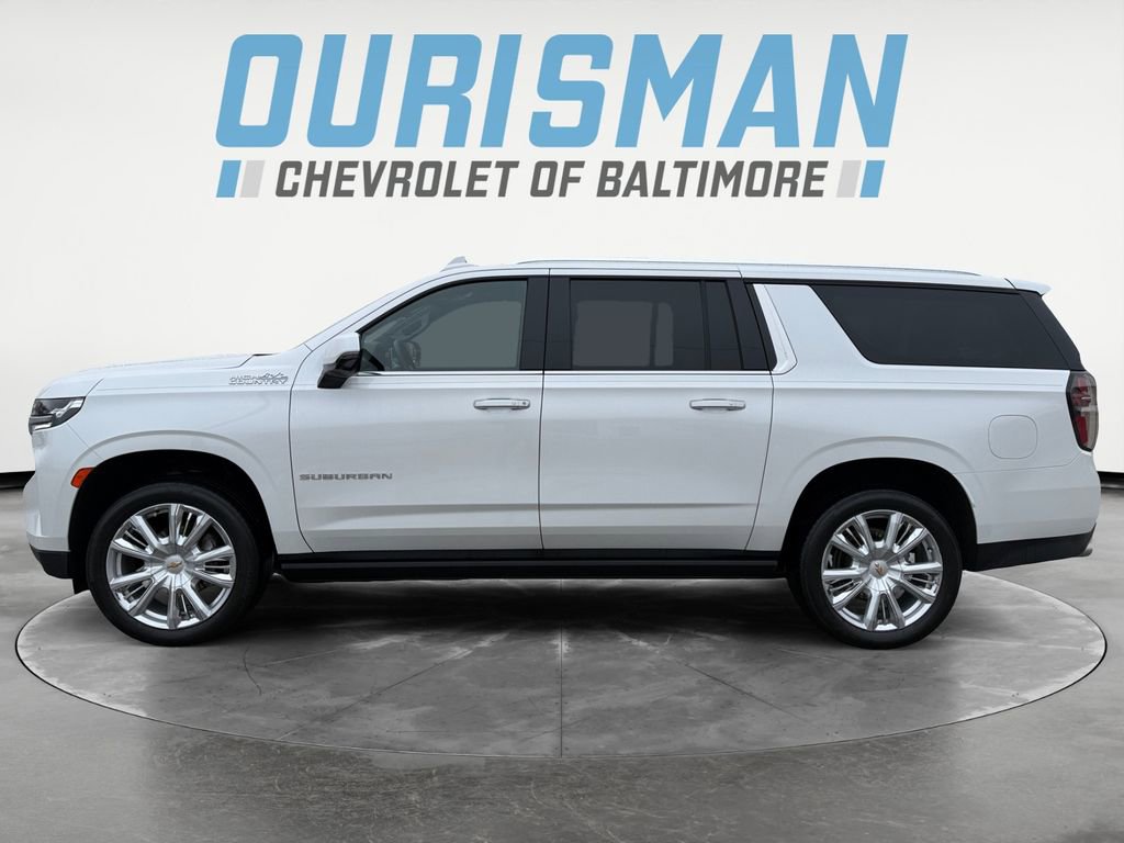 Used 2023 Chevrolet Suburban High Country image 3