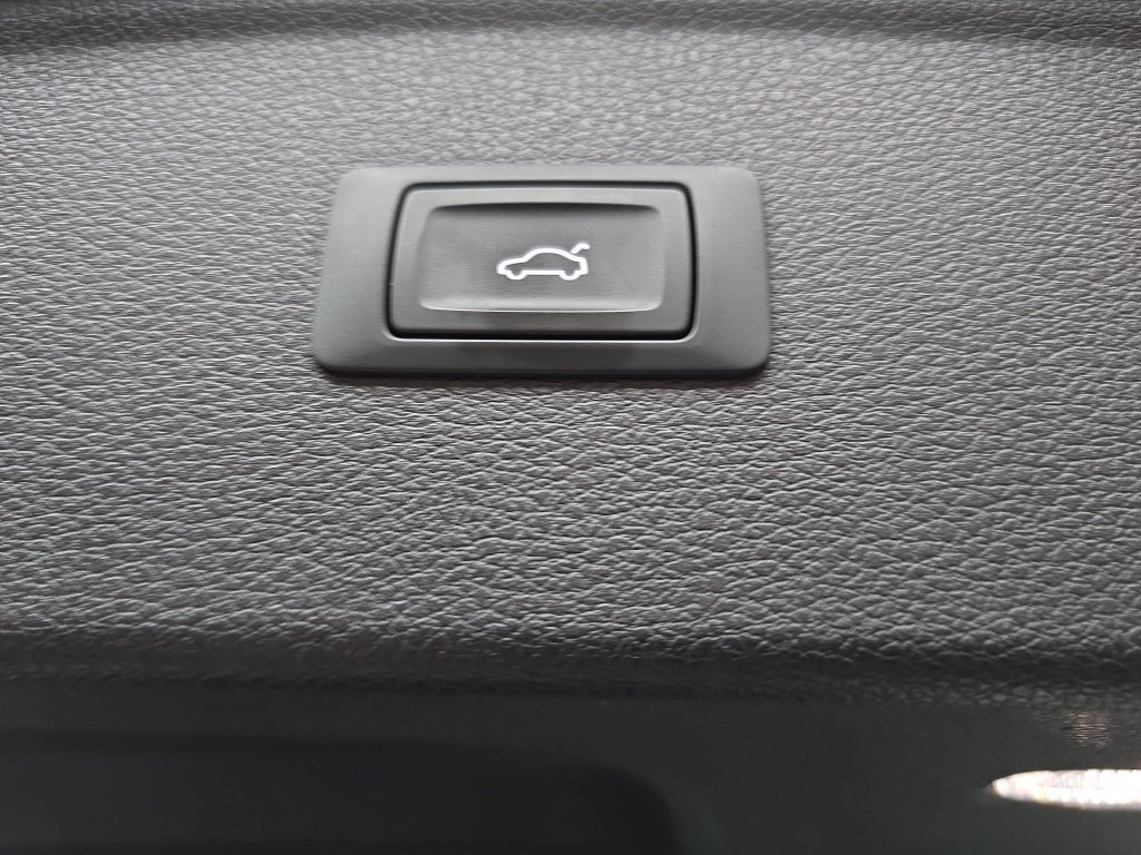Used 2018 Audi Q5 2.0T Premium AWD/4WD image 16