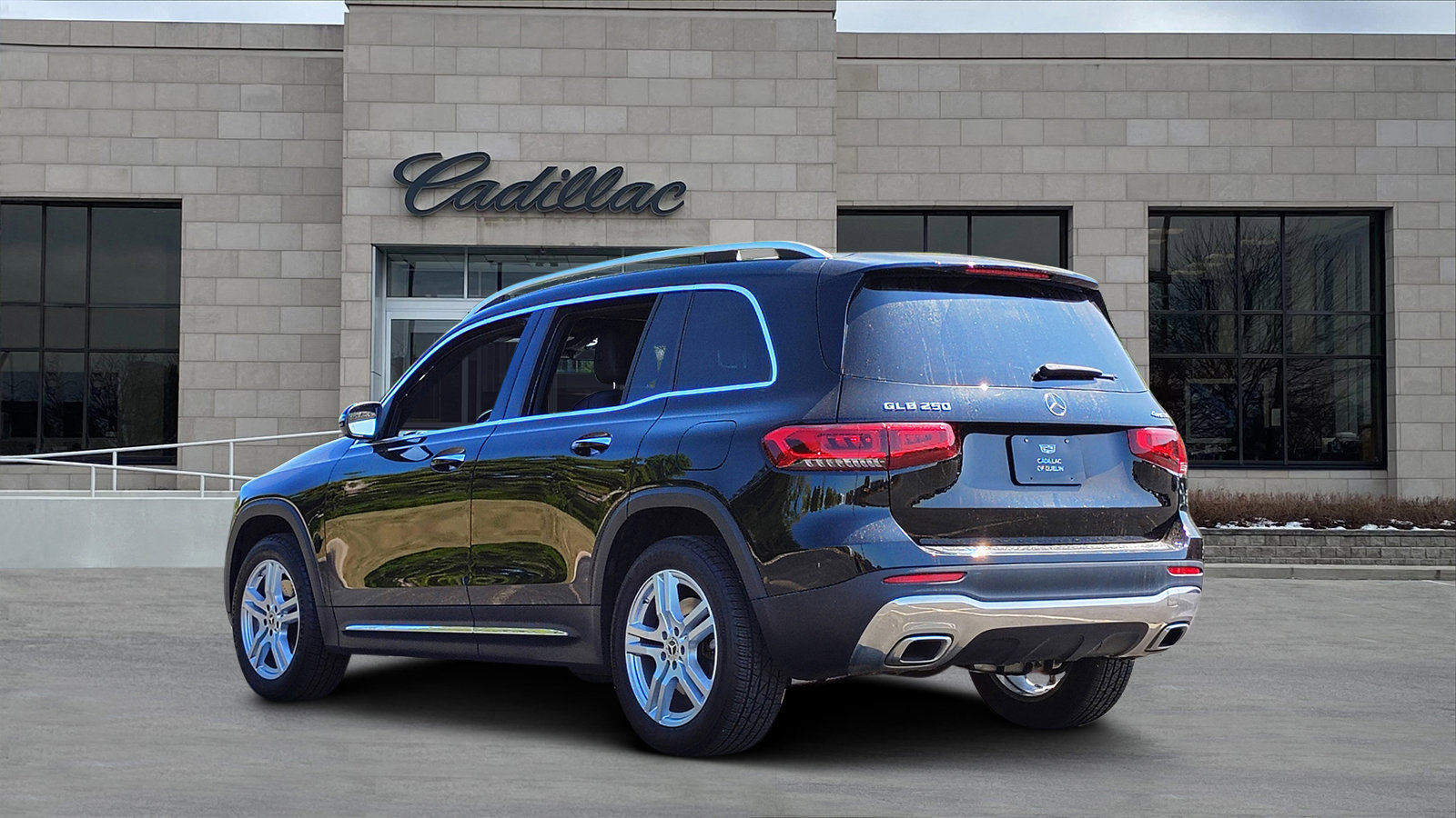 Used 2021 Mercedes-Benz GLB 250 4MATIC image 4