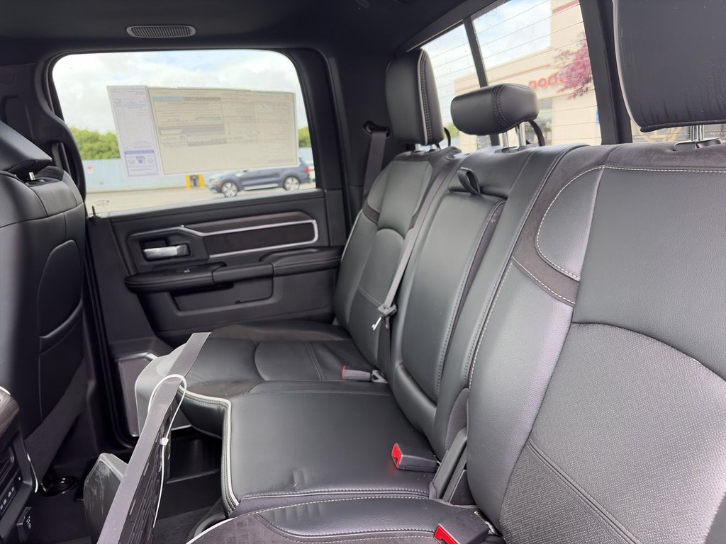 New 2026 RAM 3500 Laramie AWD/4WD image 17