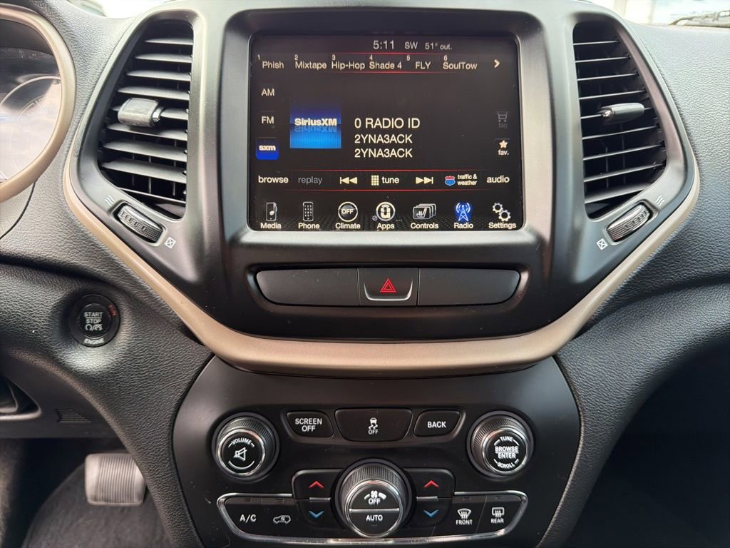 Used 2016 Jeep Cherokee Limited AWD/4WD image 36
