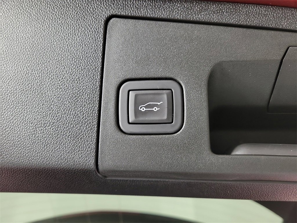 Certified 2024 Cadillac XT4 Premium Luxury image 10