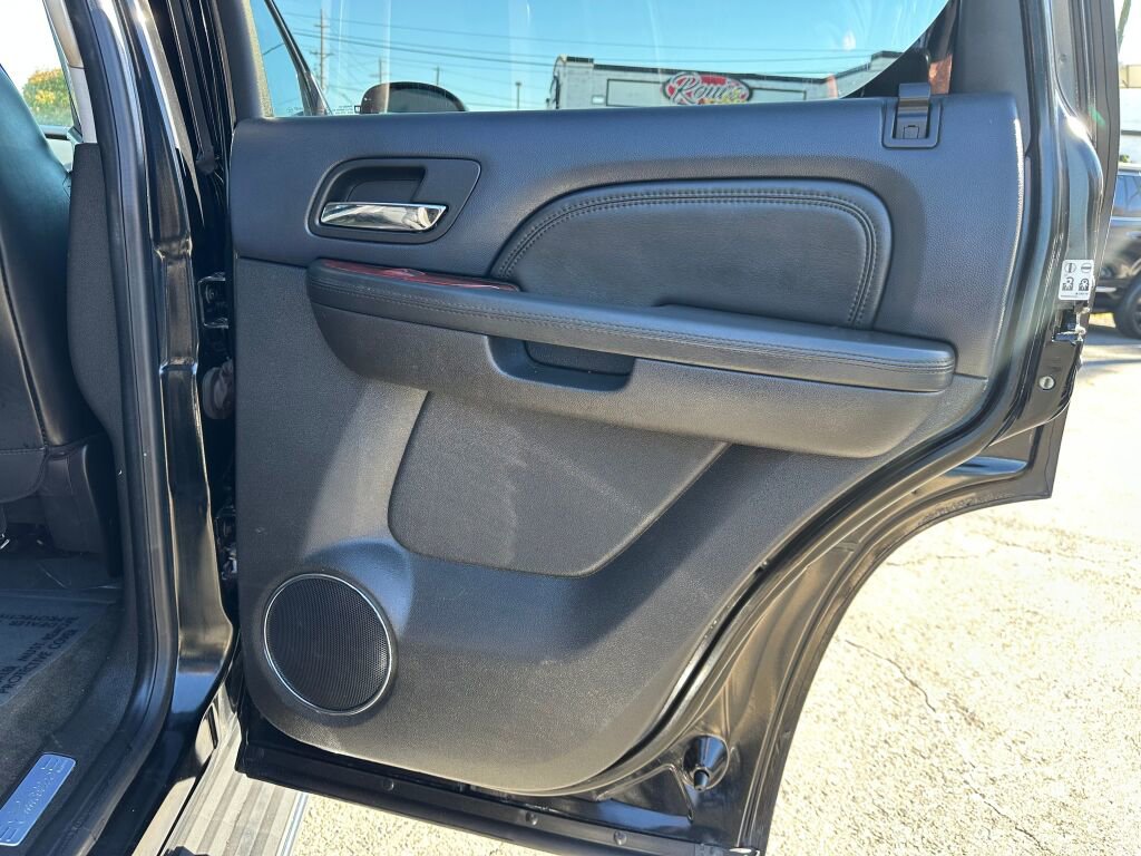 Used 2009 Cadillac Escalade 4WD Hybrid image 24