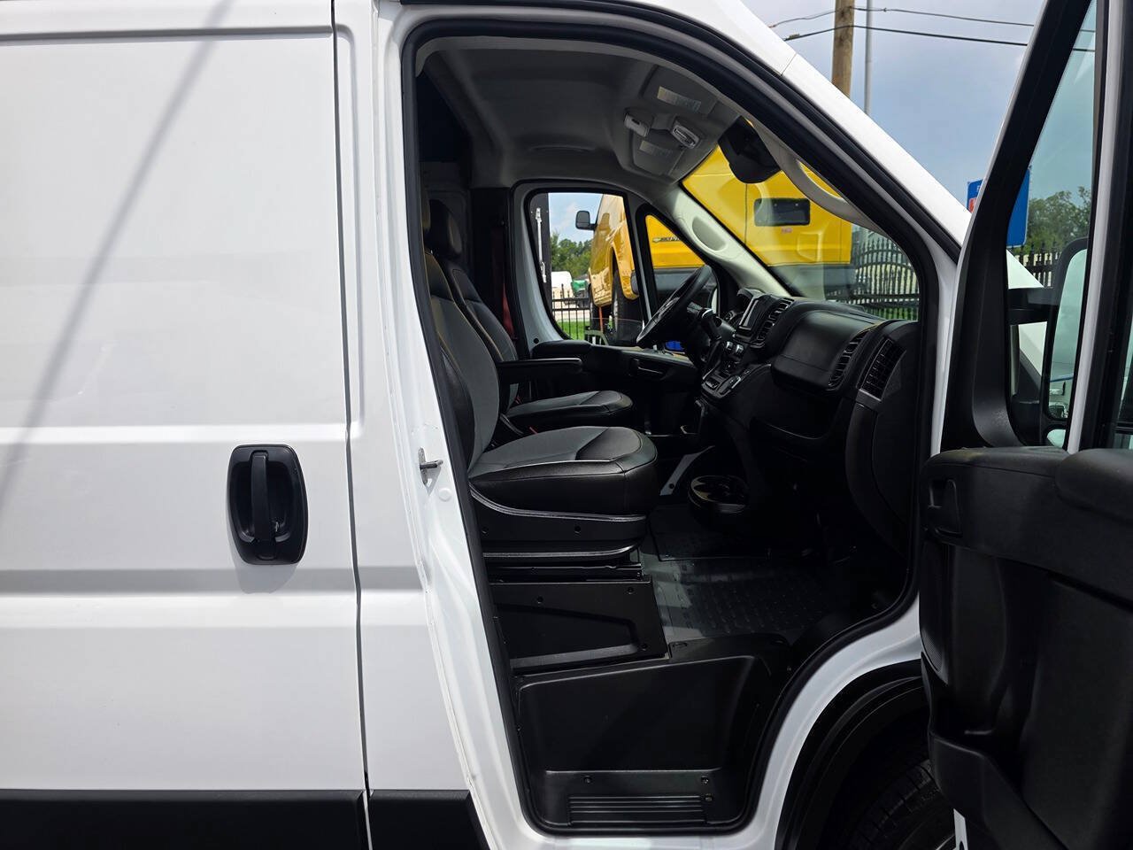 Used 2023 RAM ProMaster 3500 w/ Lane Management Group FWD image 13