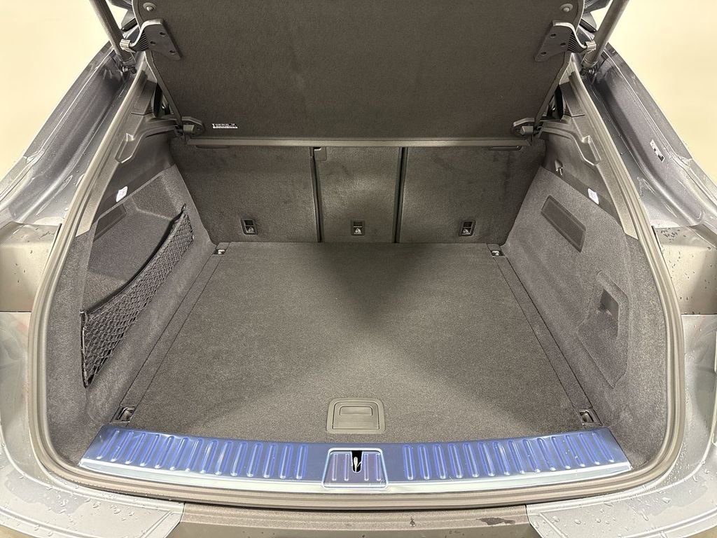 New 2026 Porsche Cayenne image 21