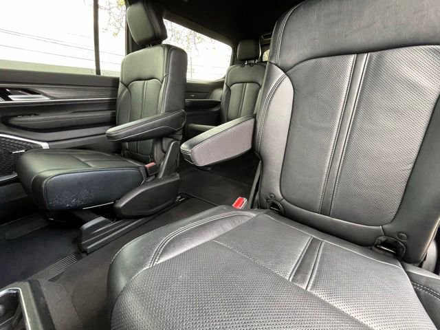 Used 2024 Jeep Wagoneer Series II AWD/4WD image 27