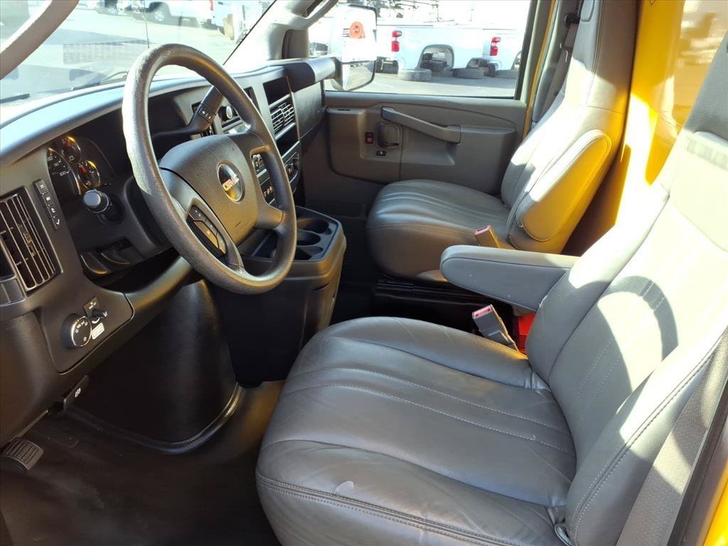 Used 2021 GMC Savana 3500 Extended w/ Power Convenience Package RWD image 9