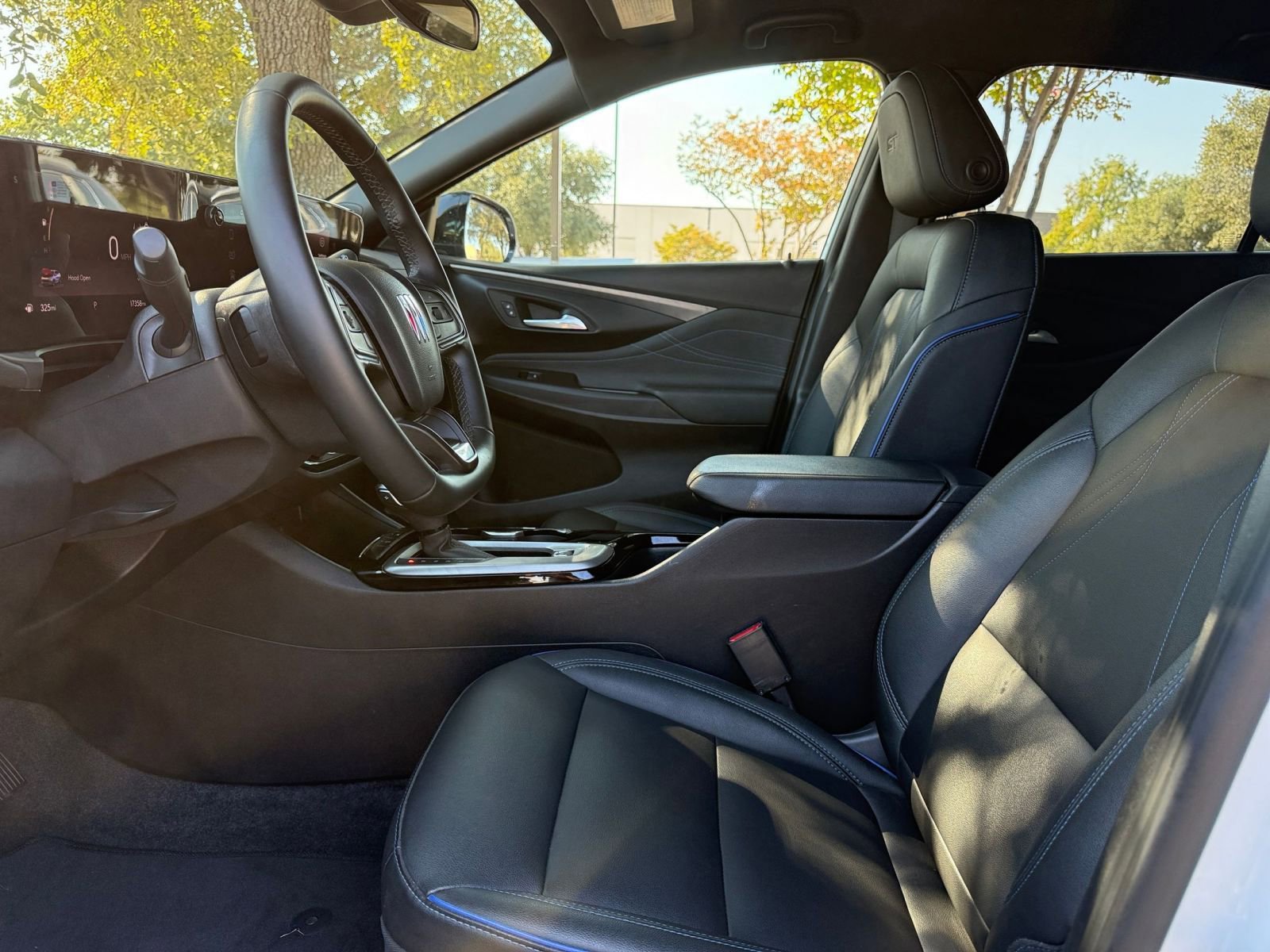 Used 2025 Buick Envista Sport Touring image 27