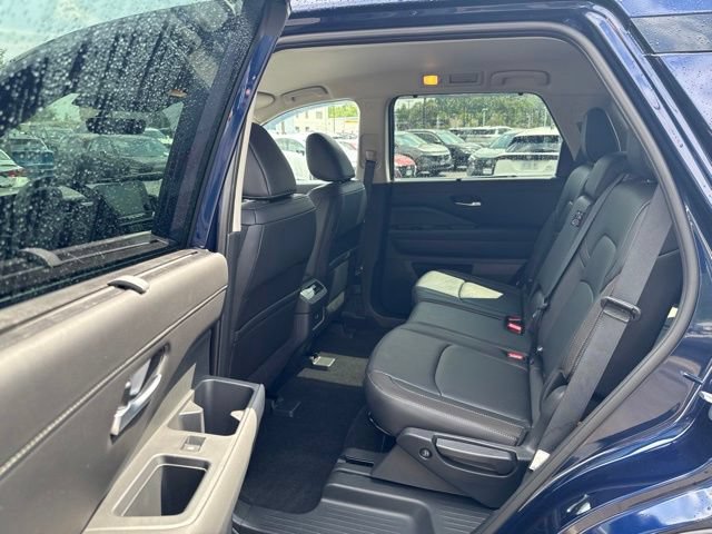 Used 2025 Nissan Pathfinder SL AWD/4WD image 20