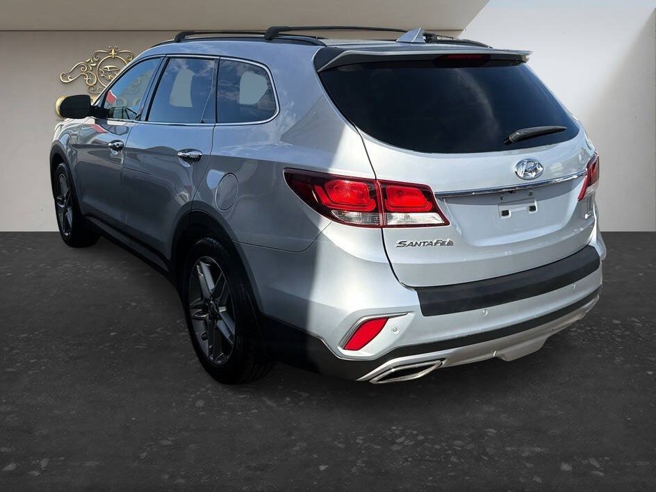 Used 2018 Hyundai Santa Fe FWD w/ Cargo Package image 15