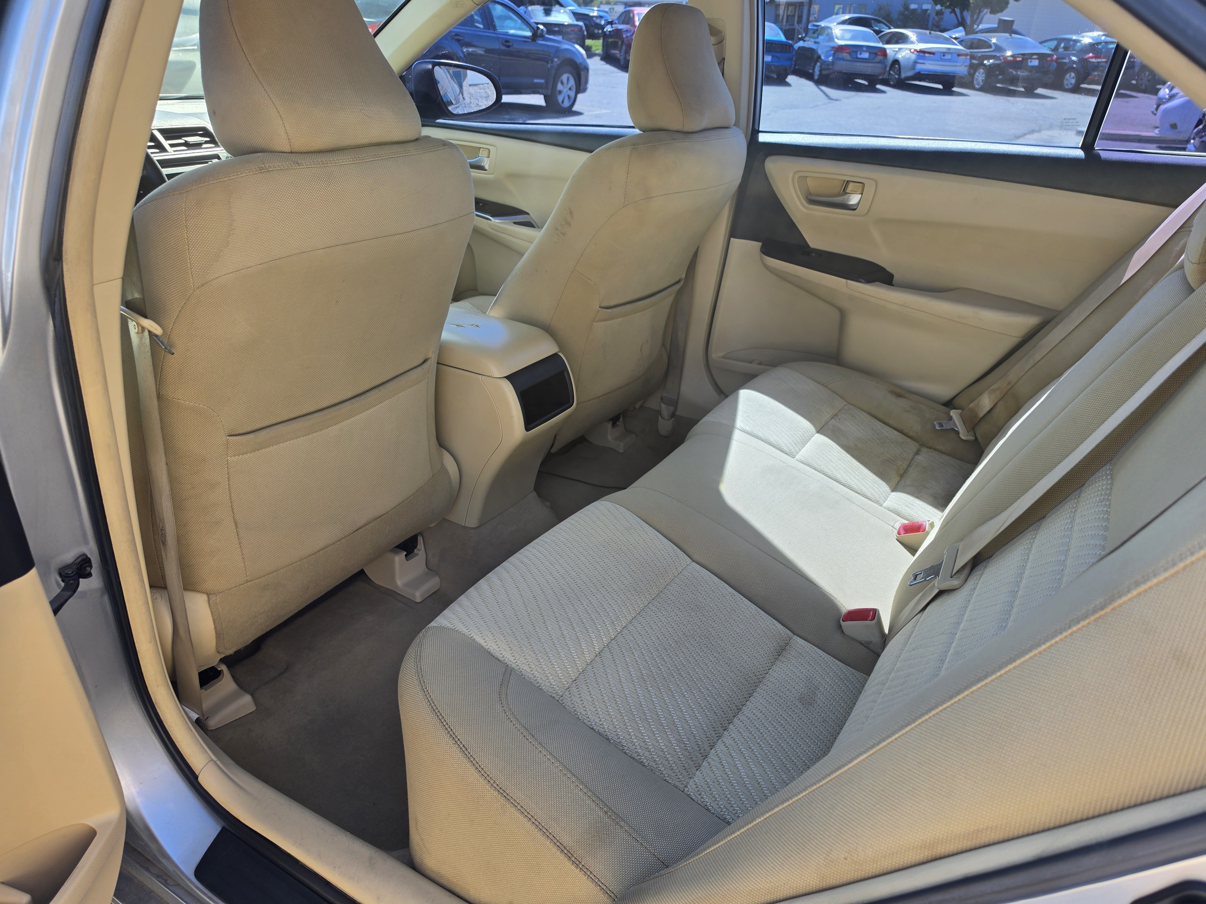 Used 2017 Toyota Camry LE FWD image 19