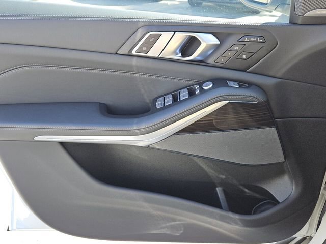 Used 2024 BMW X7 xDrive40i image 17