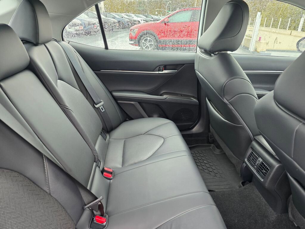 Used 2024 Toyota Camry XLE FWD image 12