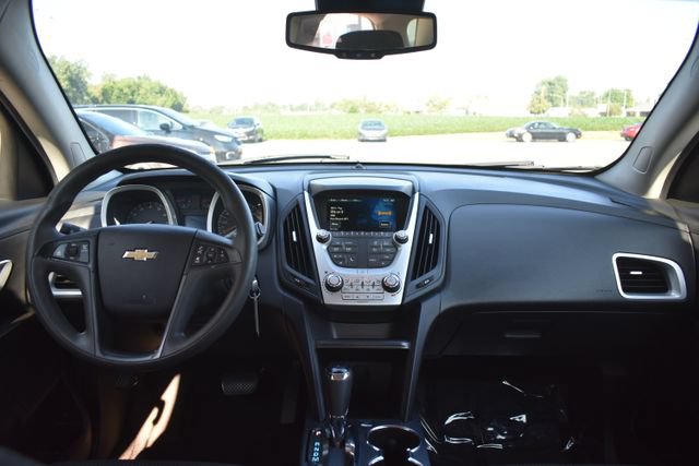 Used 2017 Chevrolet Equinox LS FWD image 30