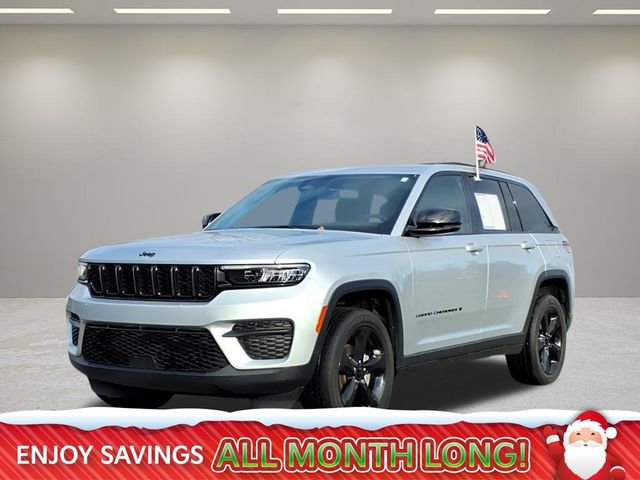 Used 2022 Jeep Grand Cherokee Altitude image 1