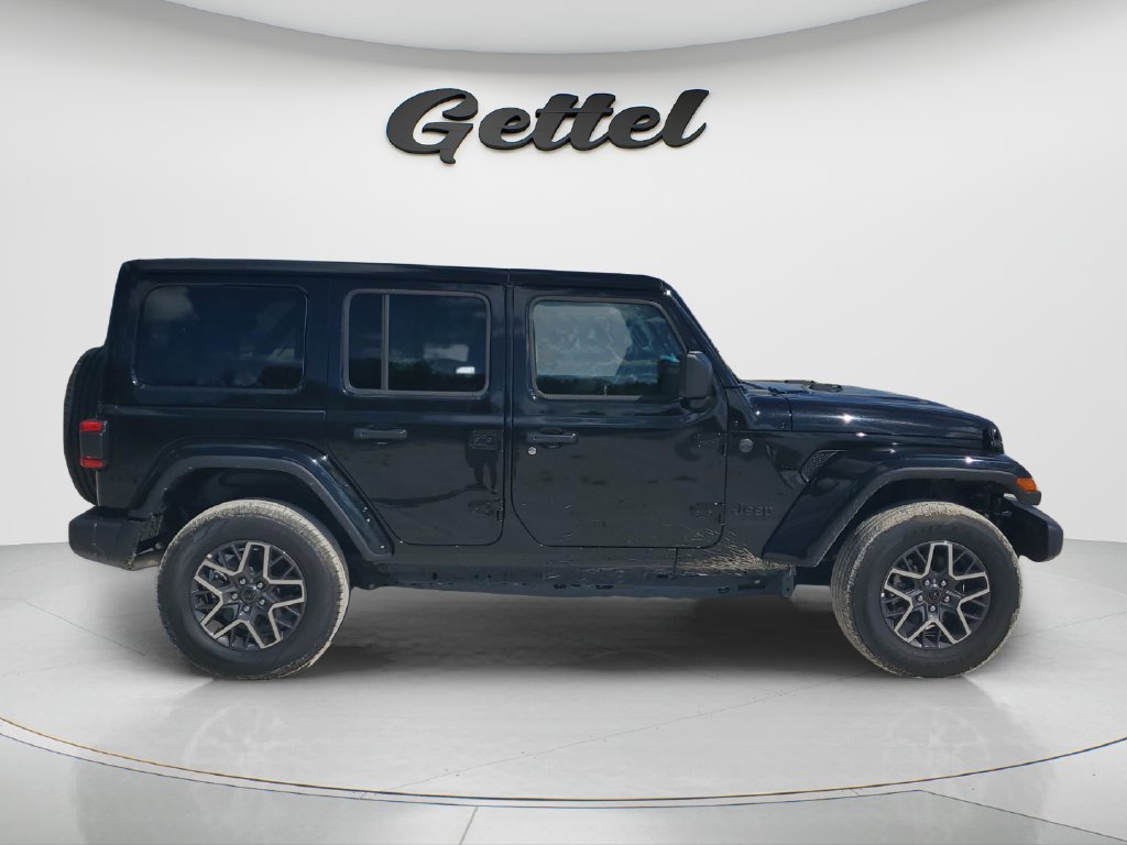 Used 2025 Jeep Wrangler Unlimited Sahara AWD/4WD image 4