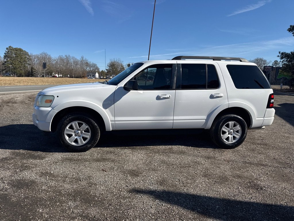 Used 2010 Ford Explorer XLT AWD/4WD image 4