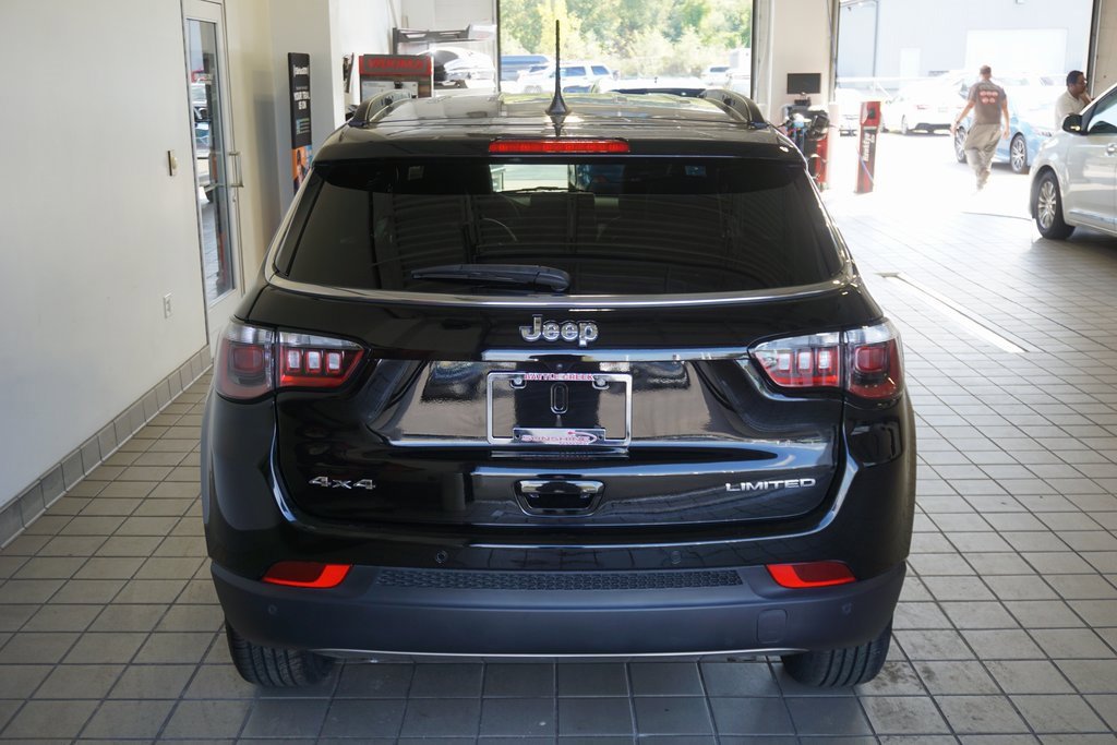 Used 2024 Jeep Compass Limited image 15