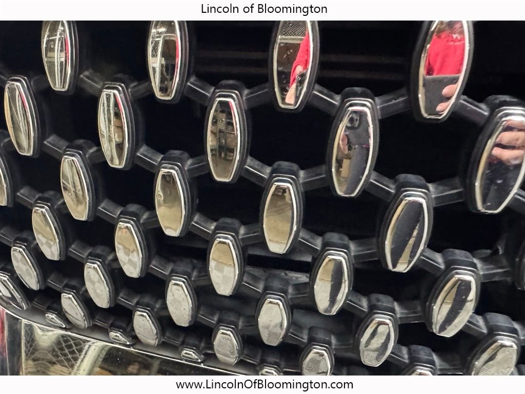 Used 2022 Lincoln Aviator Black Label Grand Touring w/ Class IV Trailer Tow Package AWD/4WD image 11