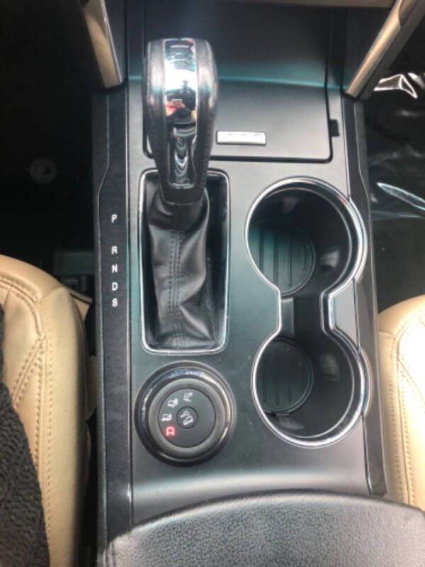 Used 2016 Ford Explorer Limited w/ Equipment Group 301A image 3