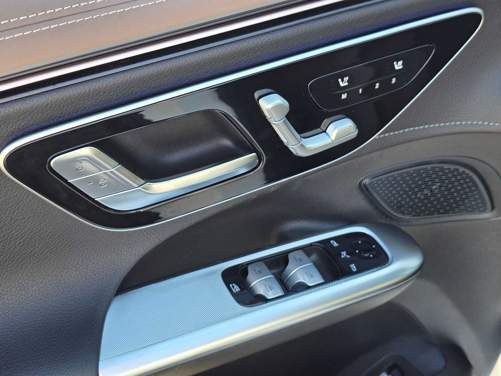 New 2027 Mercedes-Benz EQE 320 4MATIC SUV image 23
