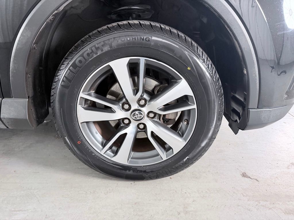 Used 2016 Toyota RAV4 XLE FWD image 4