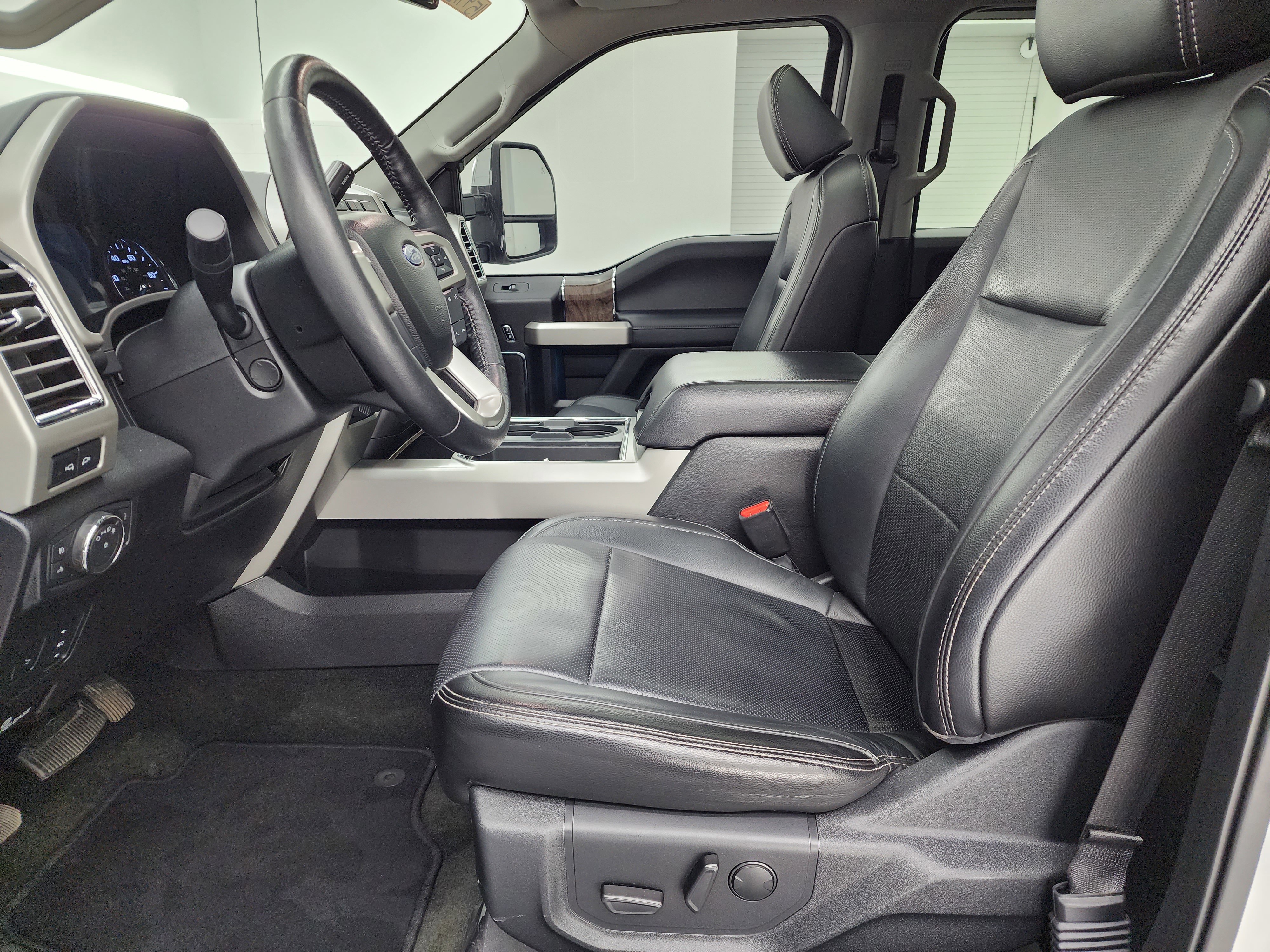 Used 2017 Ford F250 Lariat w/ Lariat Ultimate Package image 8