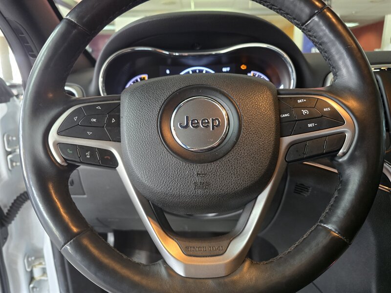Used 2018 Jeep Grand Cherokee Limited AWD/4WD image 28