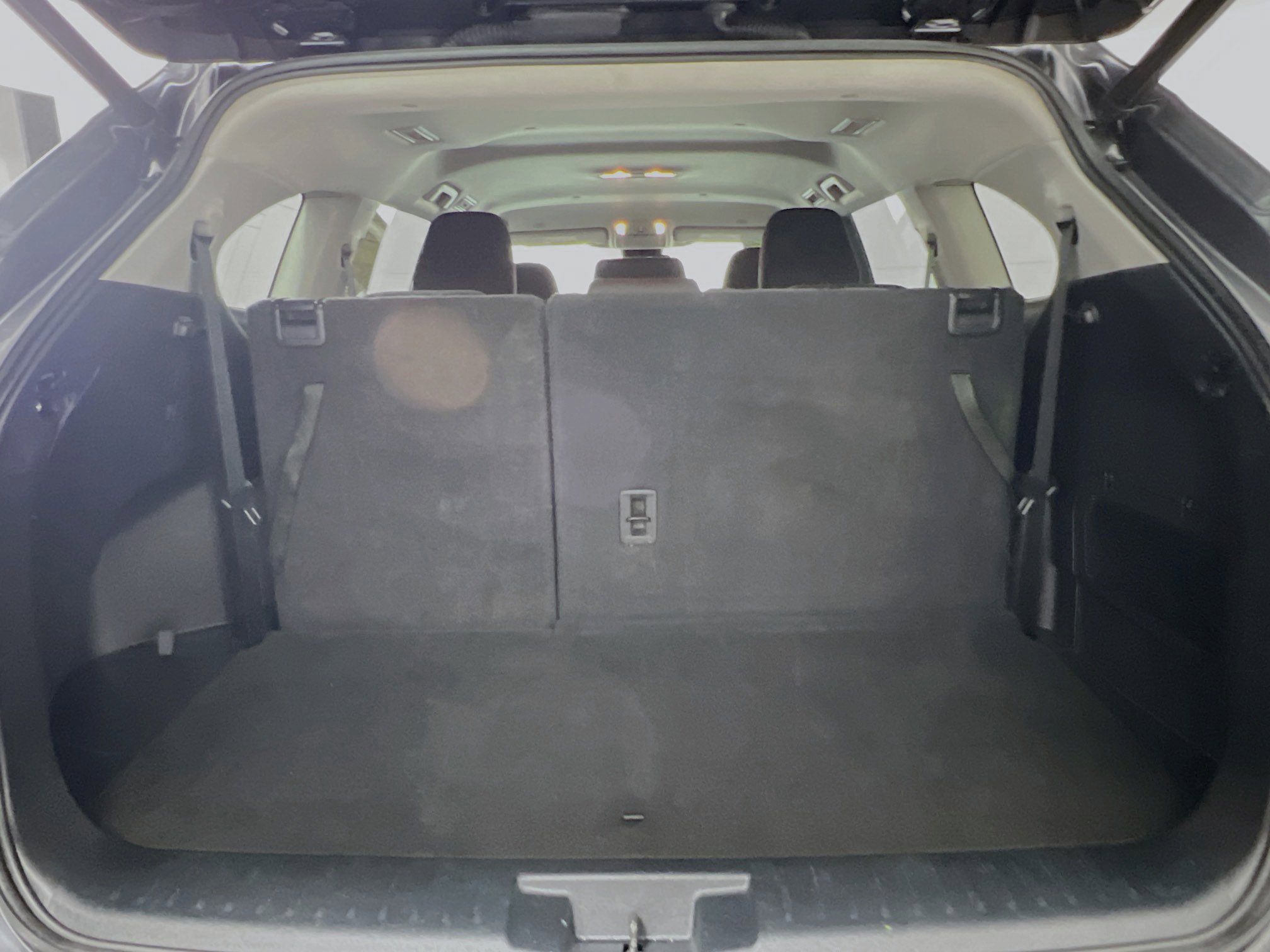 Used 2023 Toyota Highlander LE image 34