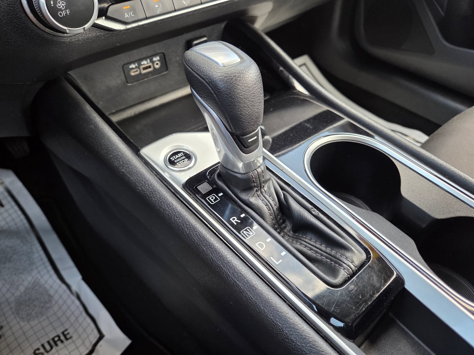 Used 2024 Nissan Altima 2.5 SV FWD image 33
