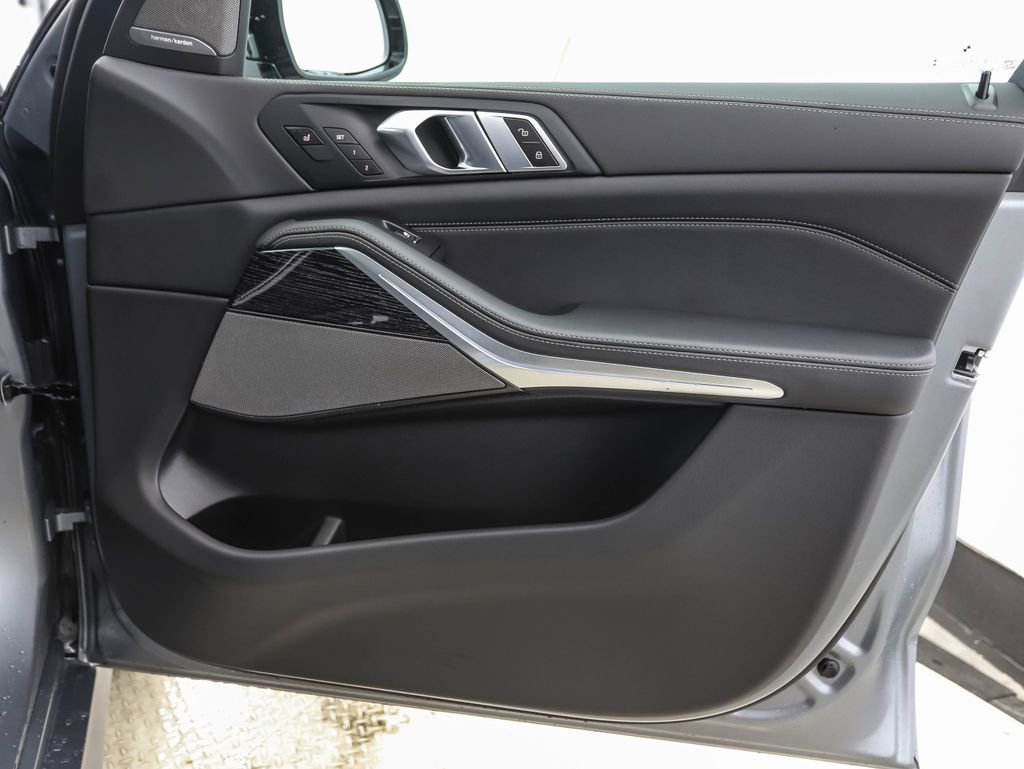 New 2026 BMW X5 xDrive40i w/ Executive Package image 29