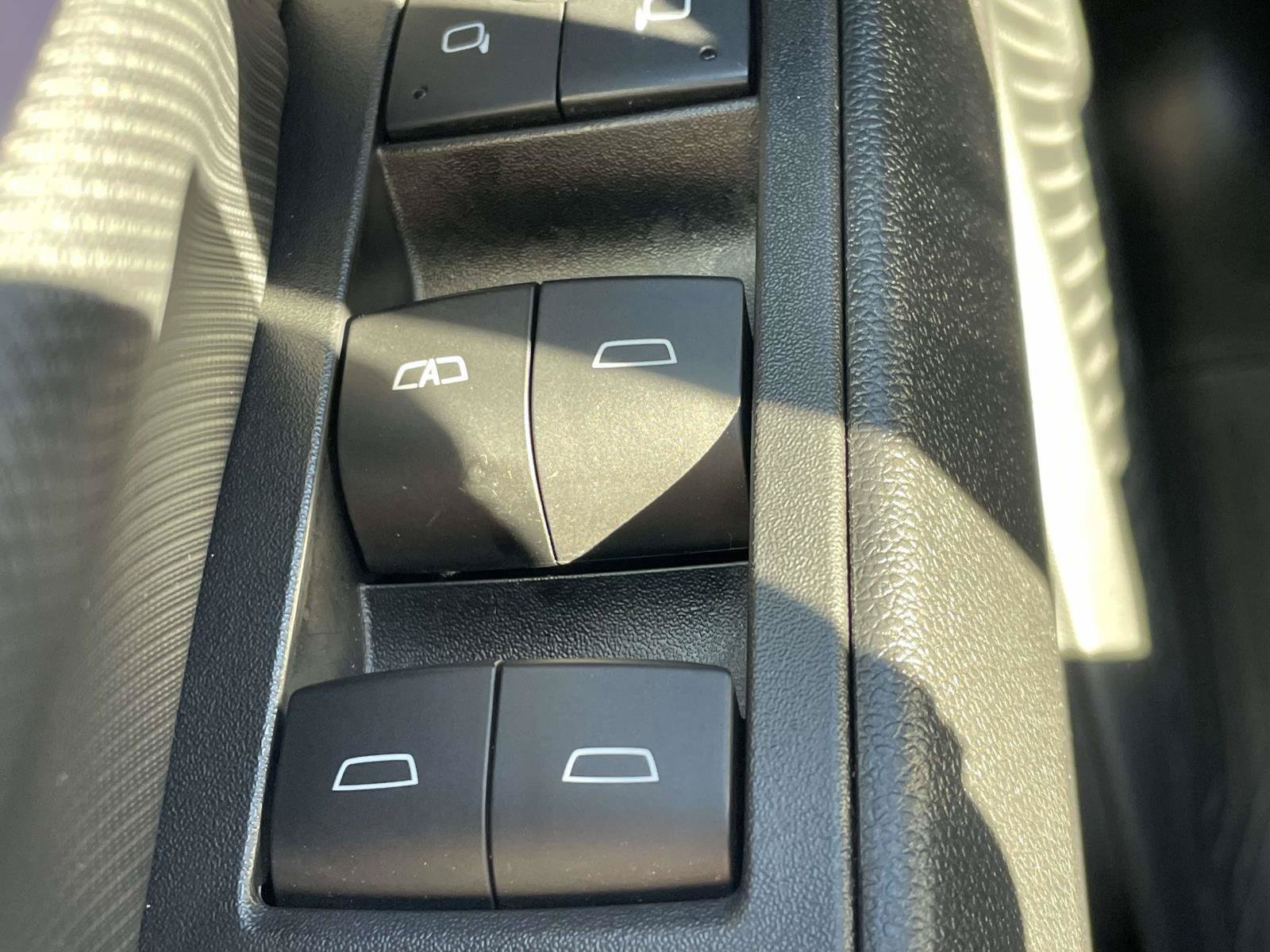 Used 2024 Chevrolet Equinox EV LT FWD image 7