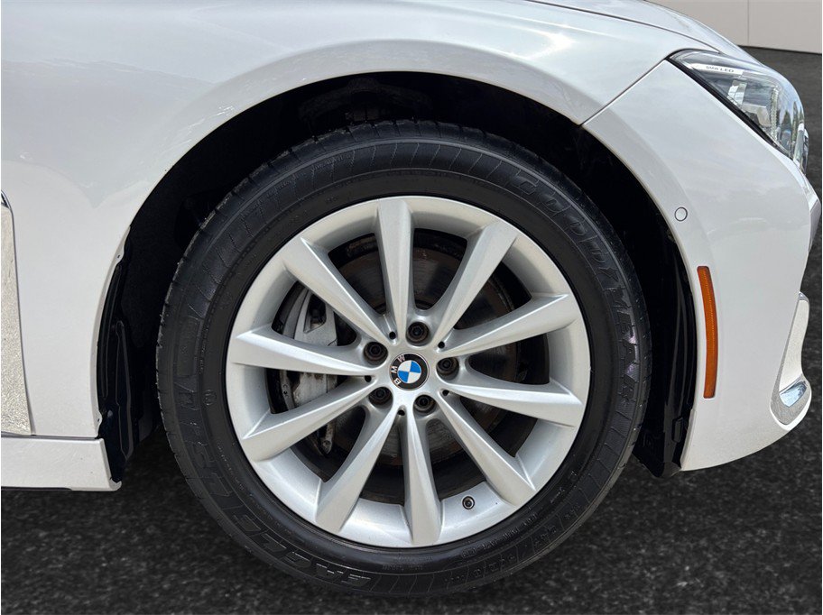 Used 2021 BMW 740i RWD image 13