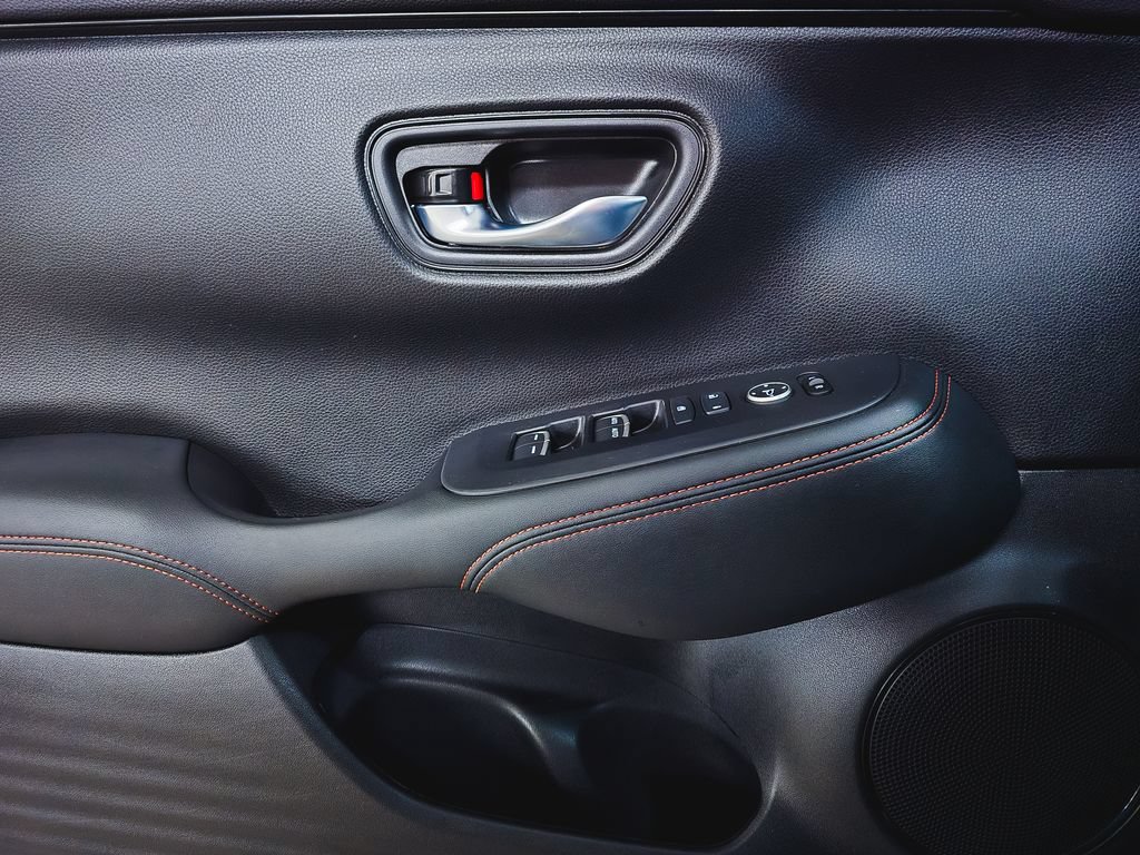 Used 2025 Honda HR-V Sport image 16