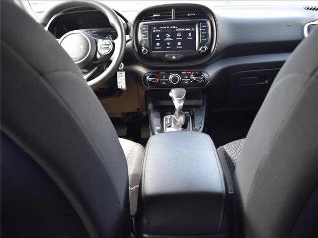 Used 2023 Kia Soul LX w/ LX Technology Package image 27