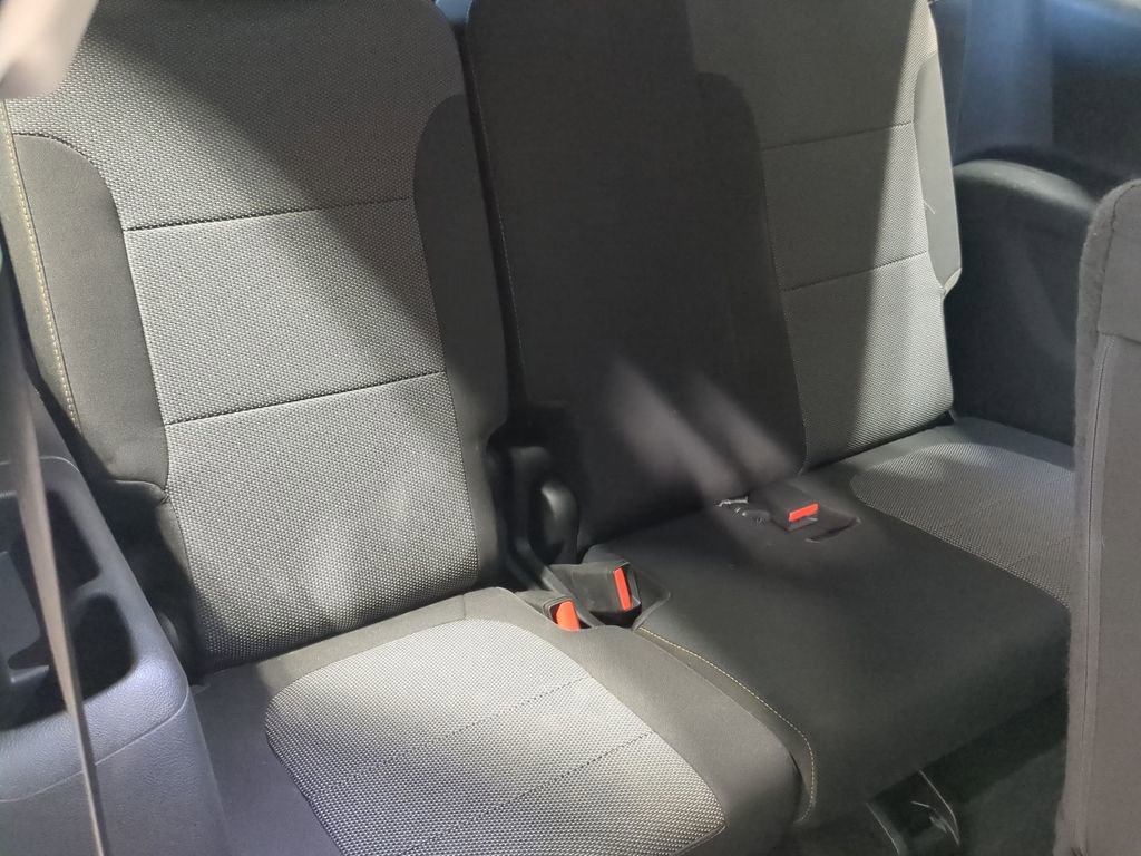 Used 2020 Chevrolet Traverse LS image 32