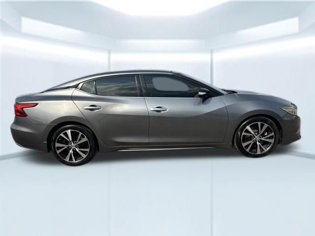 Used 2016 Nissan Maxima Platinum w/ Interior Lighting Package FWD image 5