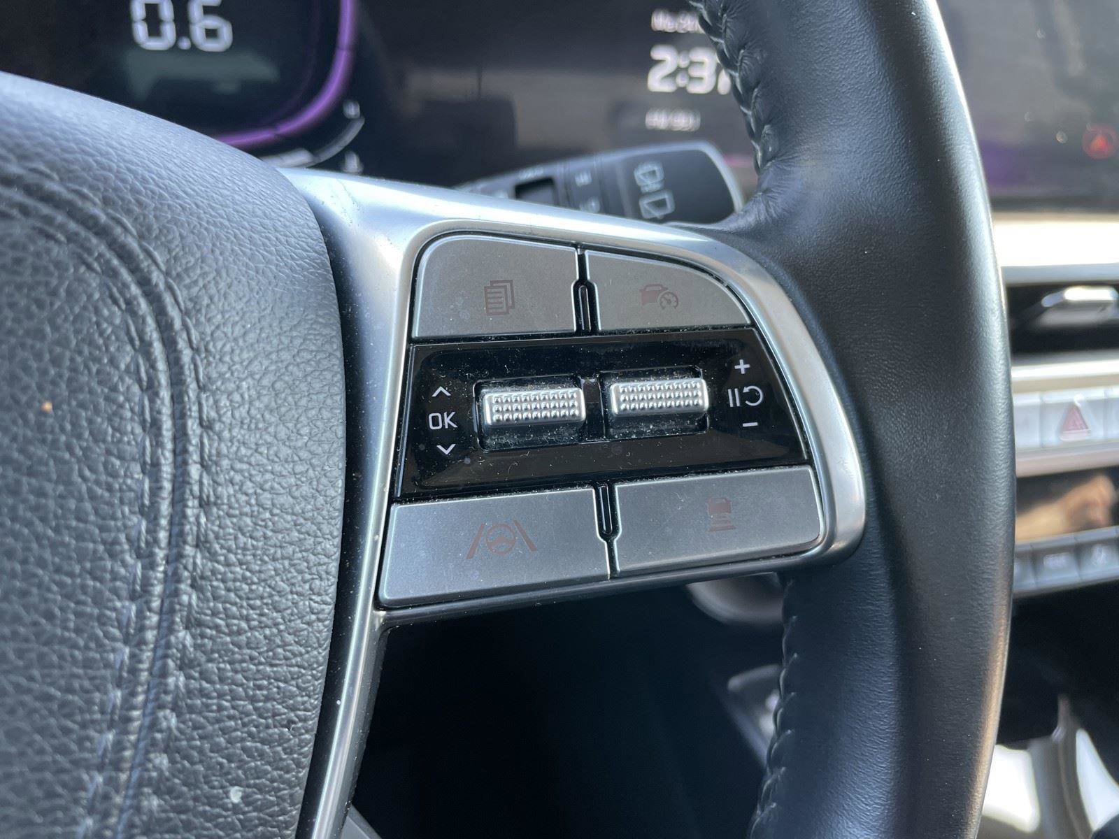Used 2025 Kia Telluride S FWD image 16