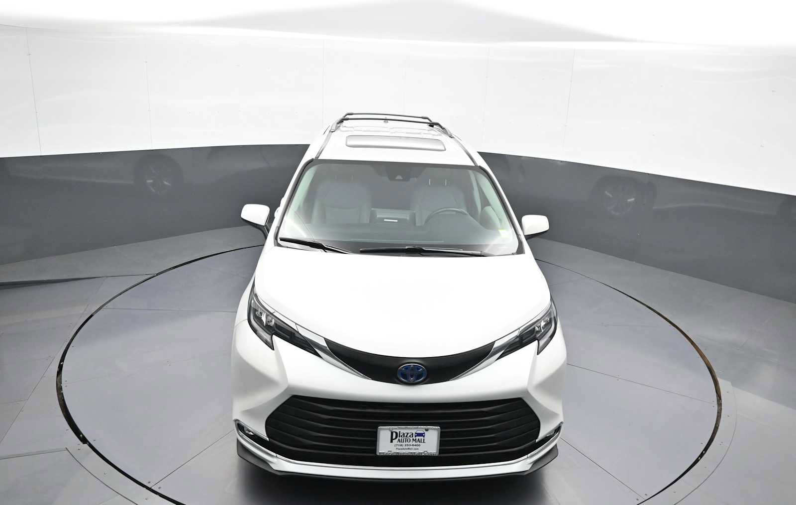 Used 2024 Toyota Sienna XLE w/ XLE Plus Package AWD/4WD image 37