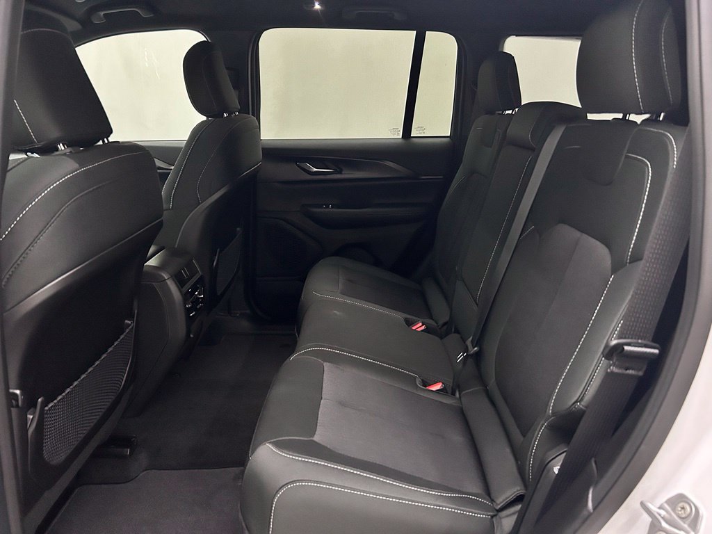 New 2027 Jeep Grand Cherokee Laredo AWD/4WD image 14