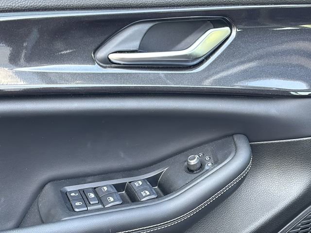 Certified 2023 Jeep Grand Cherokee Altitude image 12