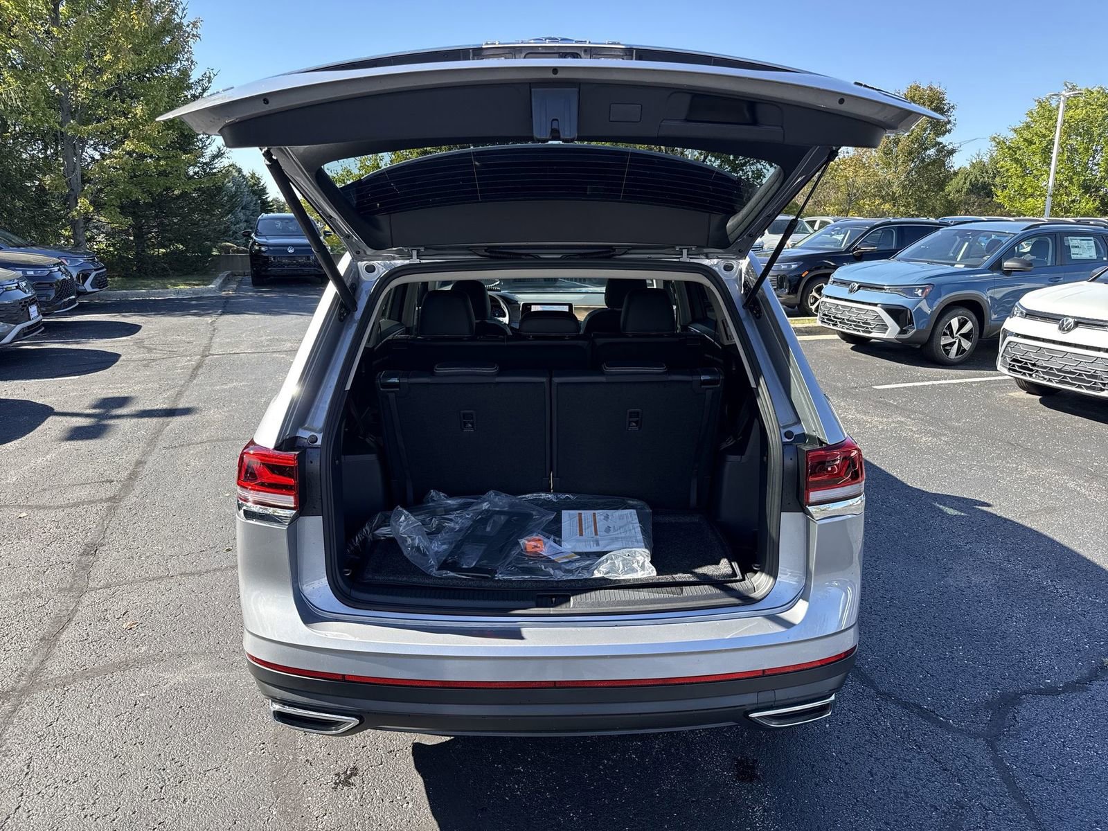 New 2026 Volkswagen Atlas SE image 25