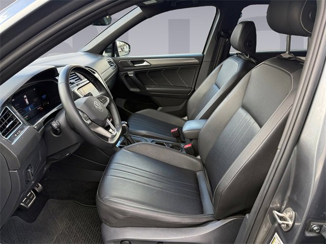 Used 2023 Volkswagen Tiguan SE R-Line image 10