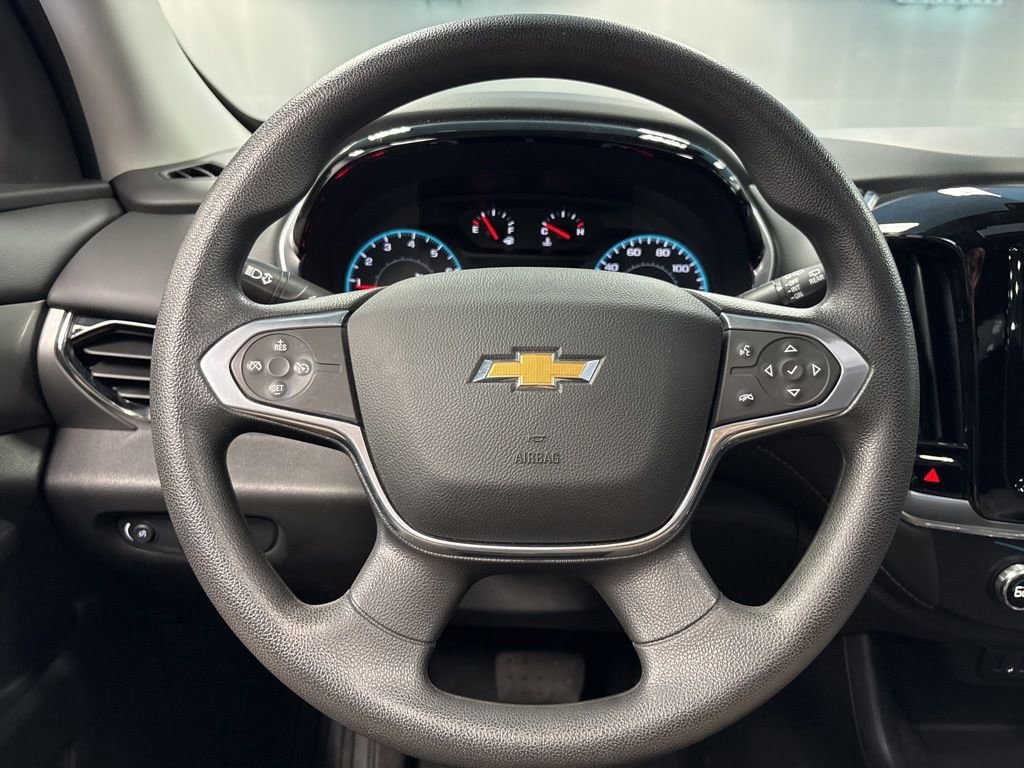 Used 2021 Chevrolet Traverse LS image 39