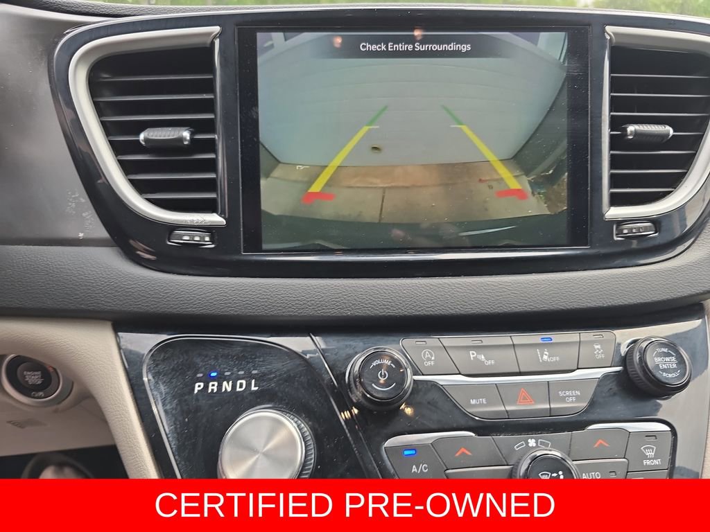 Used 2023 Chrysler Pacifica Touring-L FWD image 24