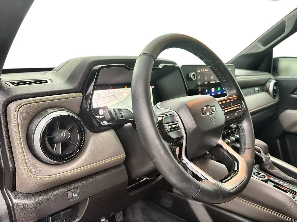 Used 2025 Chevrolet Colorado ZR2 w/ Technology Package AWD/4WD image 10