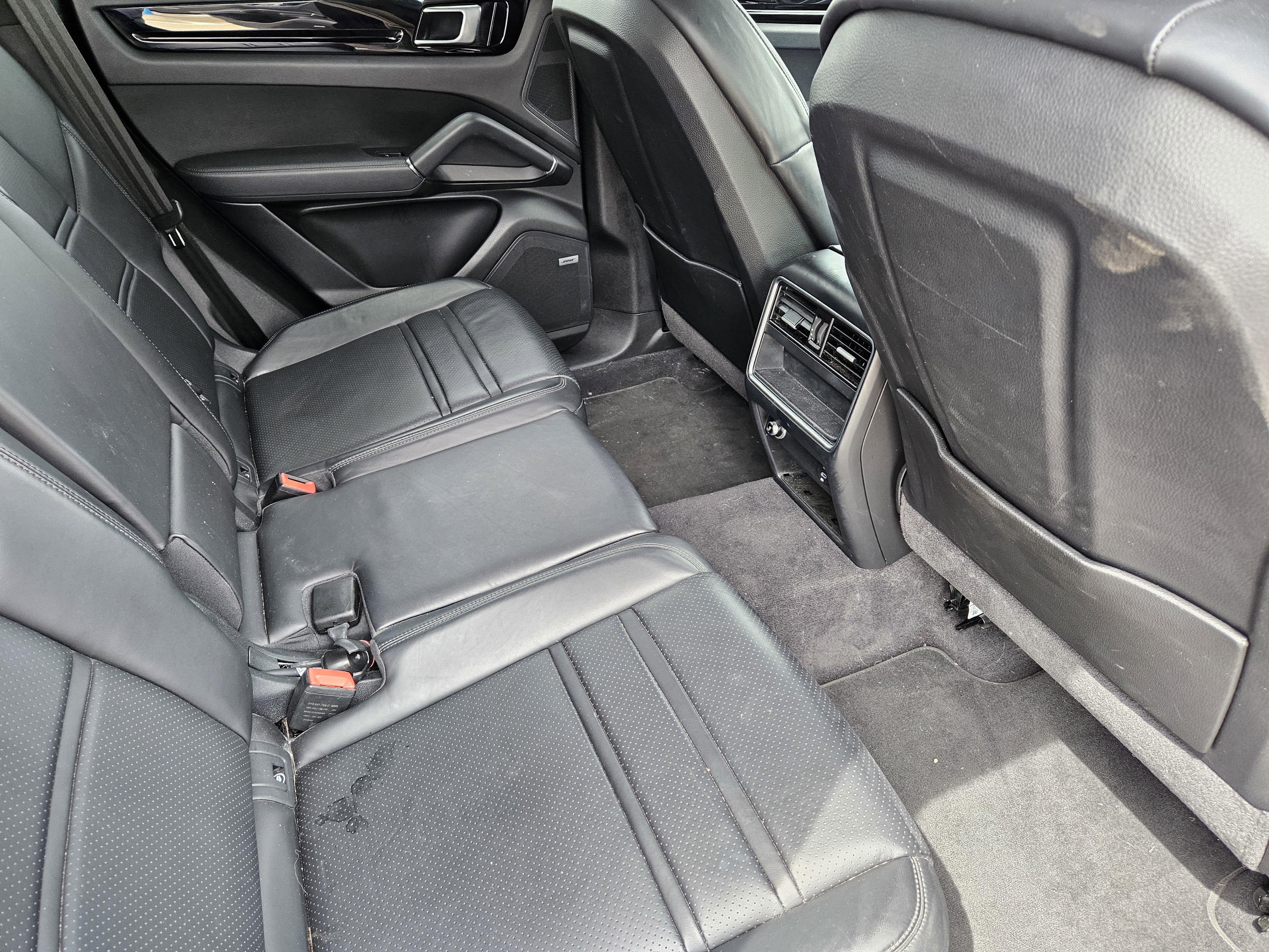 Used 2020 Porsche Cayenne image 39