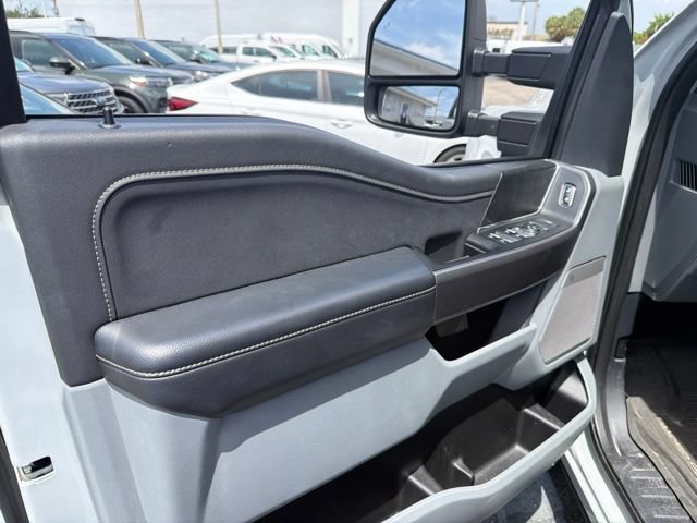 Used 2025 Ford F250 XLT w/ Black Appearance Package AWD/4WD image 9